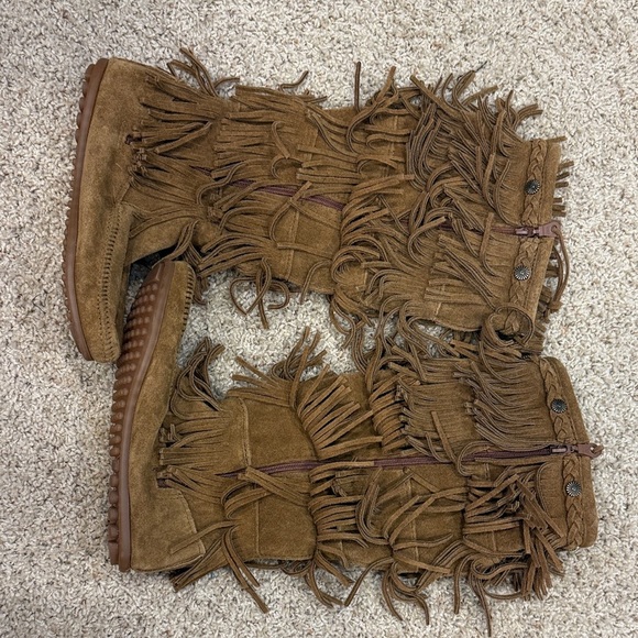 Minnetonka Women Leather 5-Layer Fringe Brown Moccasin Boots, Sz 7, NWOT - Picture 5 of 11